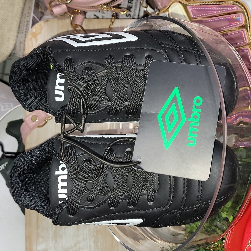 Umbro cleats Youth Size 11 black